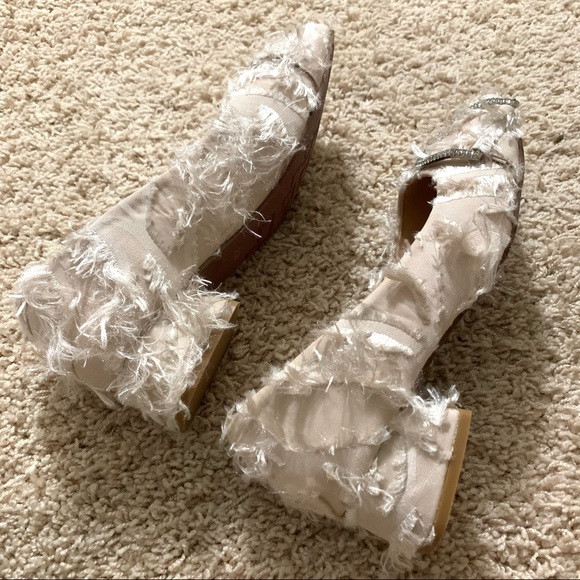 Heels - Picture 3 of 3